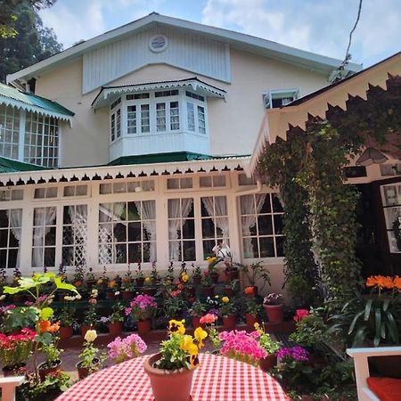Ivanhoe Hotel Дарджилинг Экстерьер фото
