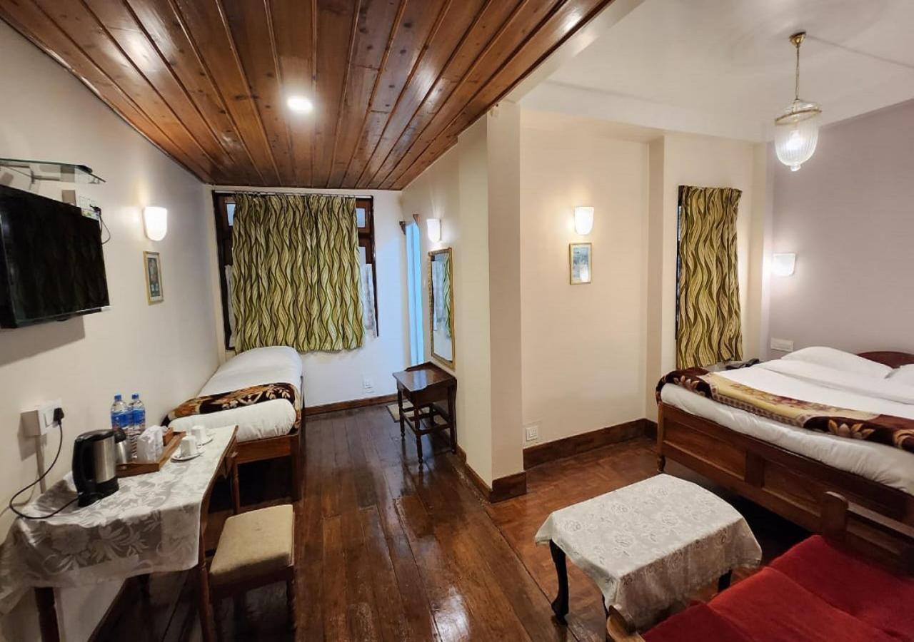 Ivanhoe Hotel Дарджилинг Экстерьер фото