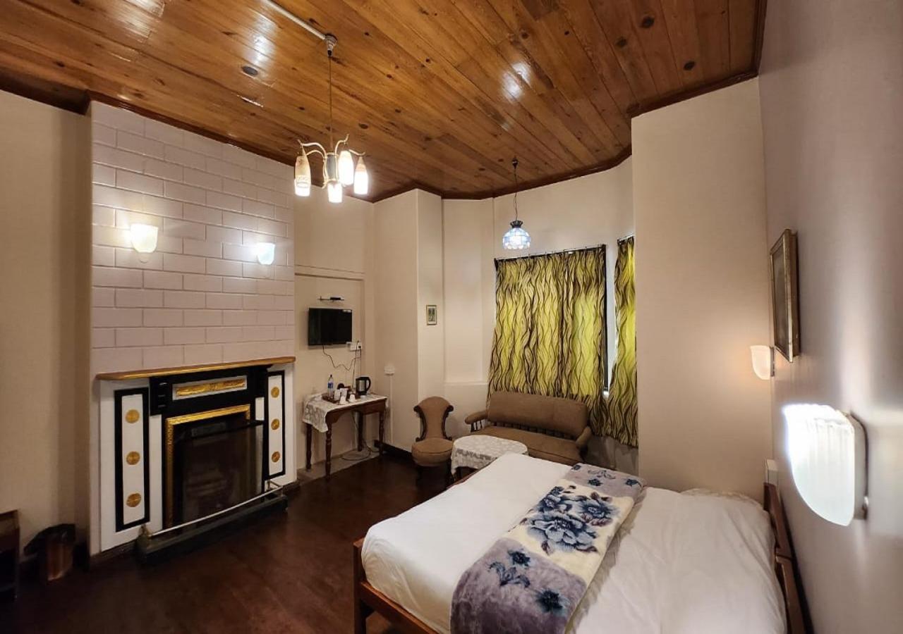 Ivanhoe Hotel Дарджилинг Экстерьер фото