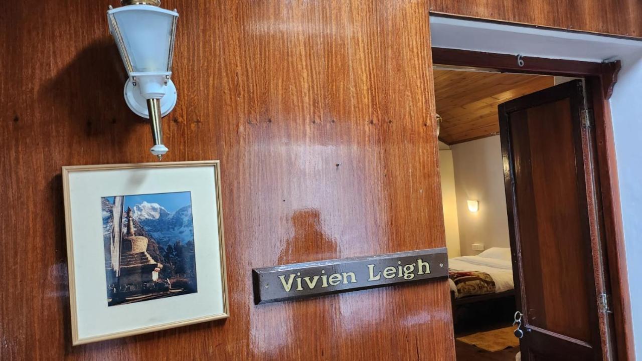 Ivanhoe Hotel Дарджилинг Экстерьер фото