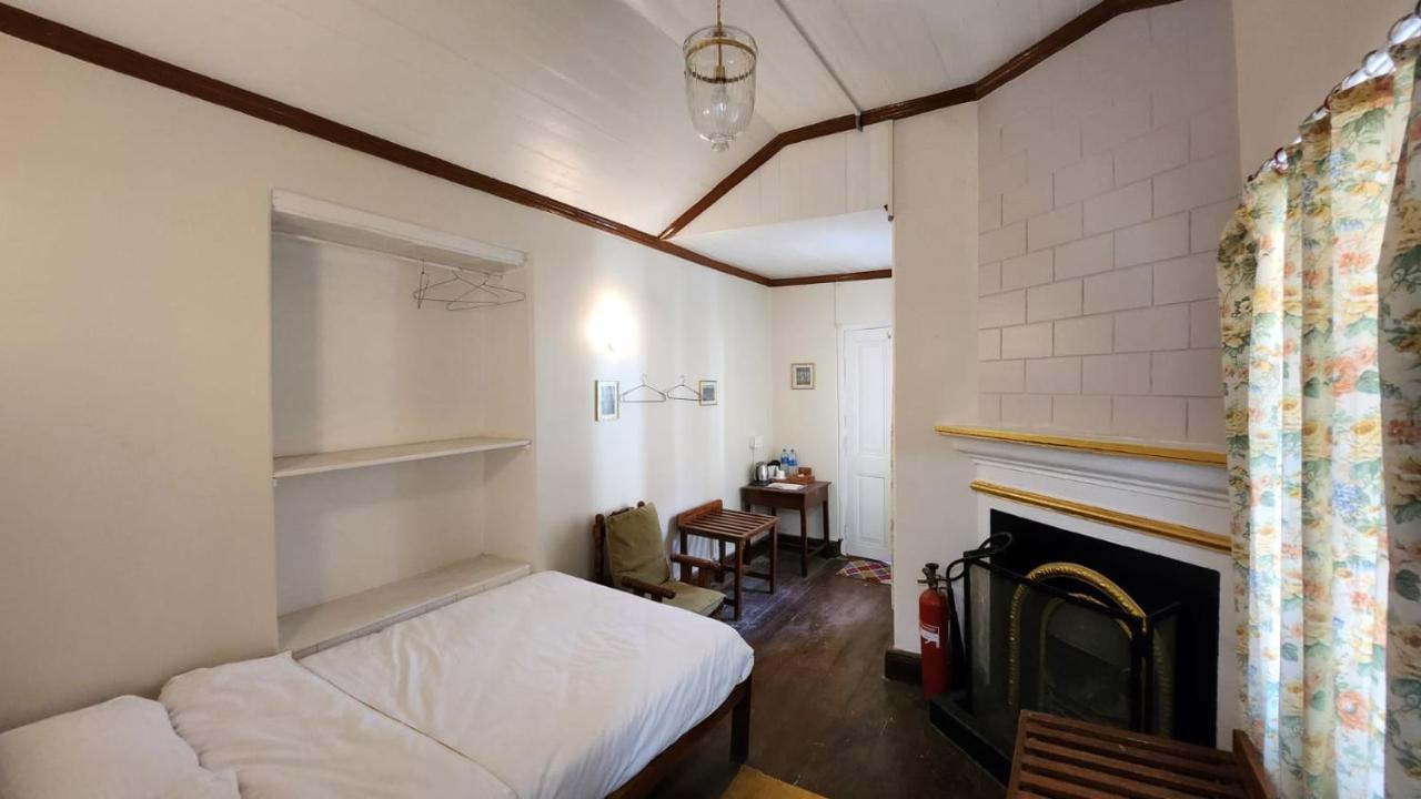Ivanhoe Hotel Дарджилинг Экстерьер фото