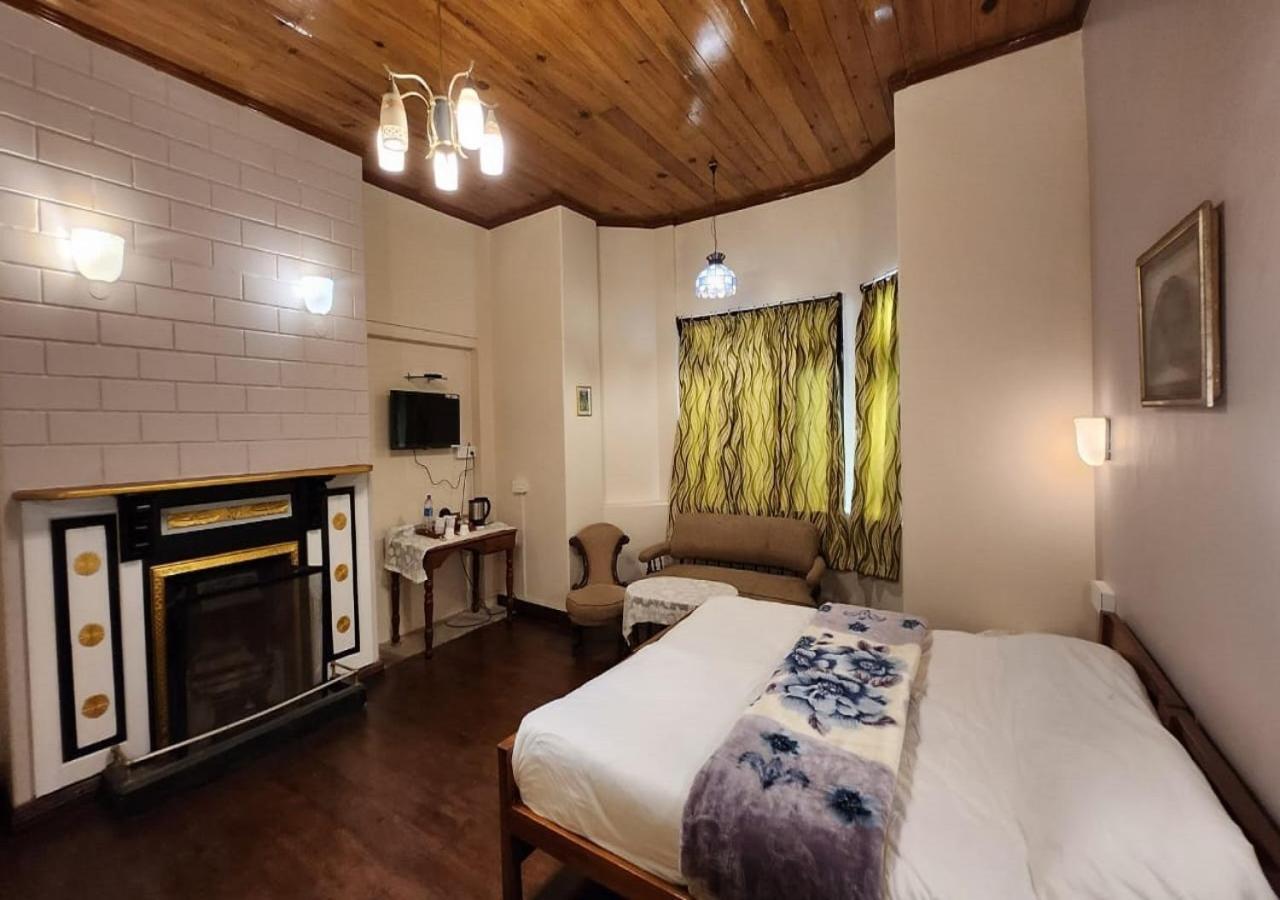 Ivanhoe Hotel Дарджилинг Экстерьер фото