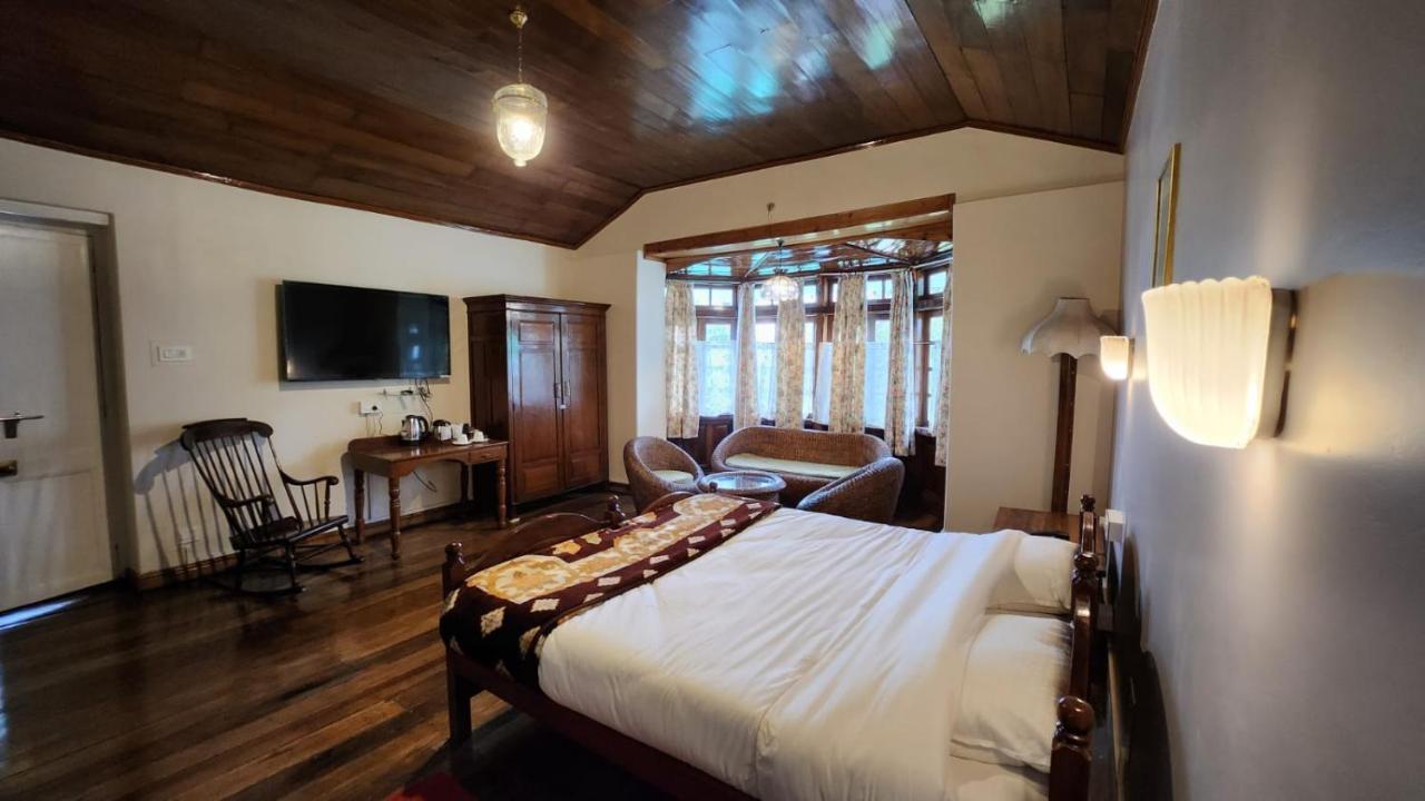 Ivanhoe Hotel Дарджилинг Экстерьер фото