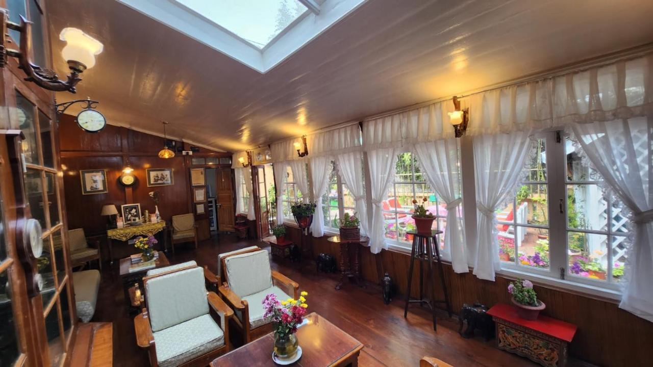 Ivanhoe Hotel Дарджилинг Экстерьер фото