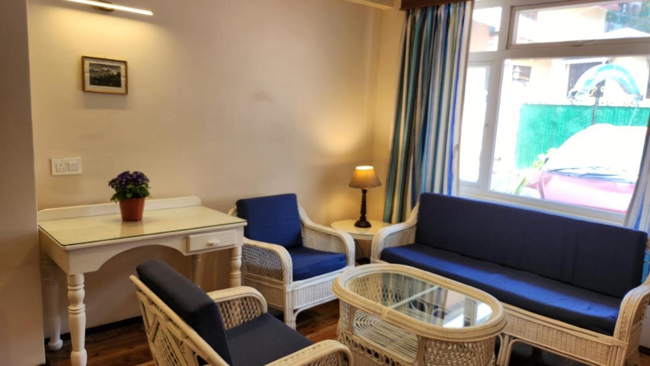 Ivanhoe Hotel Дарджилинг Экстерьер фото