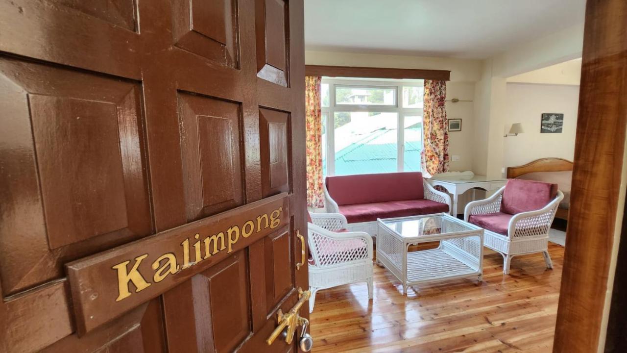 Ivanhoe Hotel Дарджилинг Экстерьер фото
