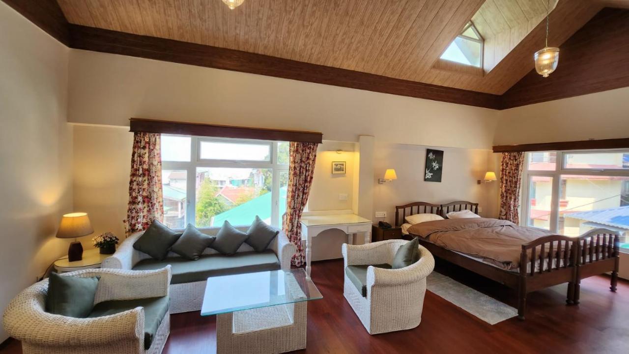 Ivanhoe Hotel Дарджилинг Экстерьер фото