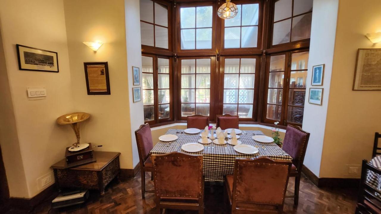 Ivanhoe Hotel Дарджилинг Экстерьер фото